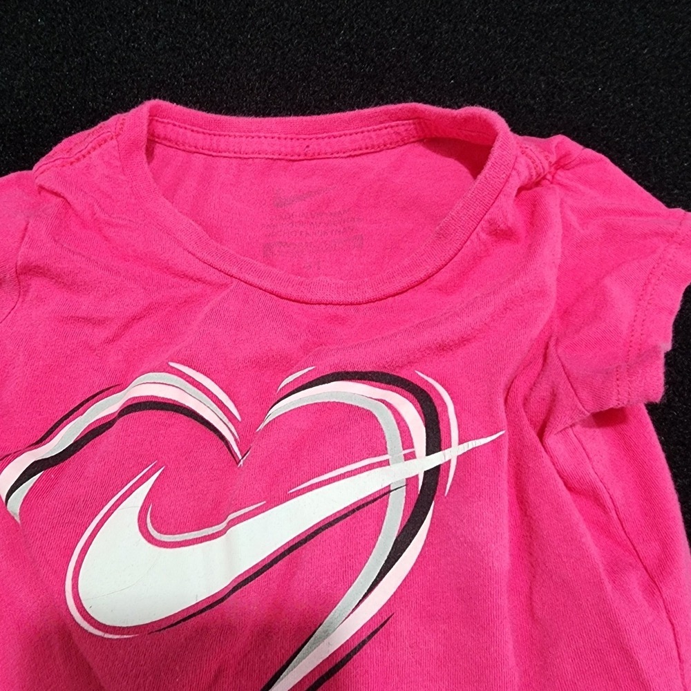Nike Toddler Girls Pink Heart Swoosh Graphic T-Shirt Size 4T Short Sleeve Tee‎